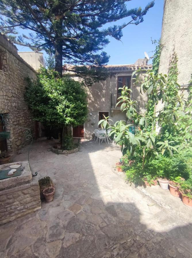 Cortile Via Sales 11 Apartment Erice Exterior photo