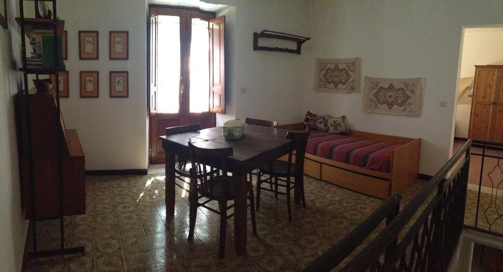 Cortile Via Sales 11 Apartment Erice Room photo